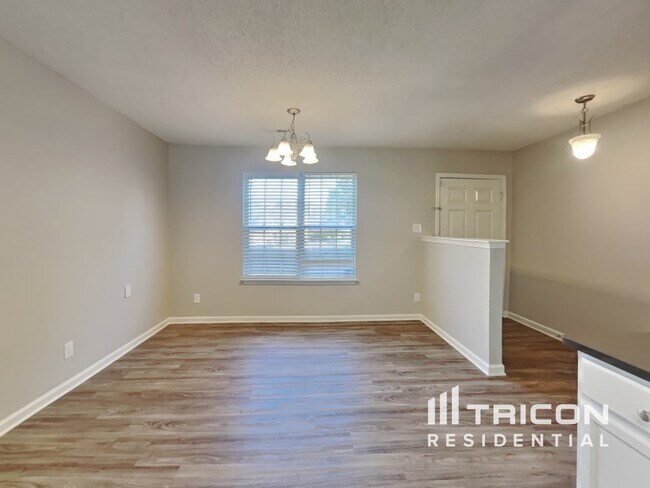 Building Photo - 5 Arbor Spring Ct