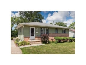 Building Photo - 2636 Wedgewood Rd