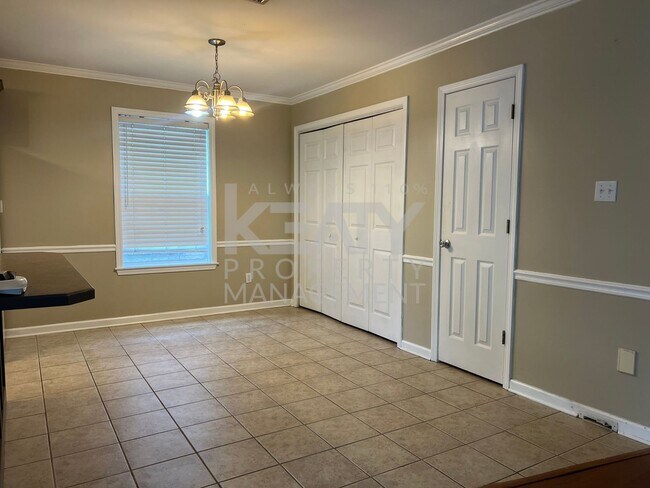 Foto del edificio - COMING SOON! 3 Bedroom, 2 Bathroom House is Available Now!