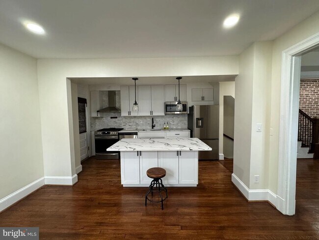 Foto del edificio - 4921 N Capitol St NE