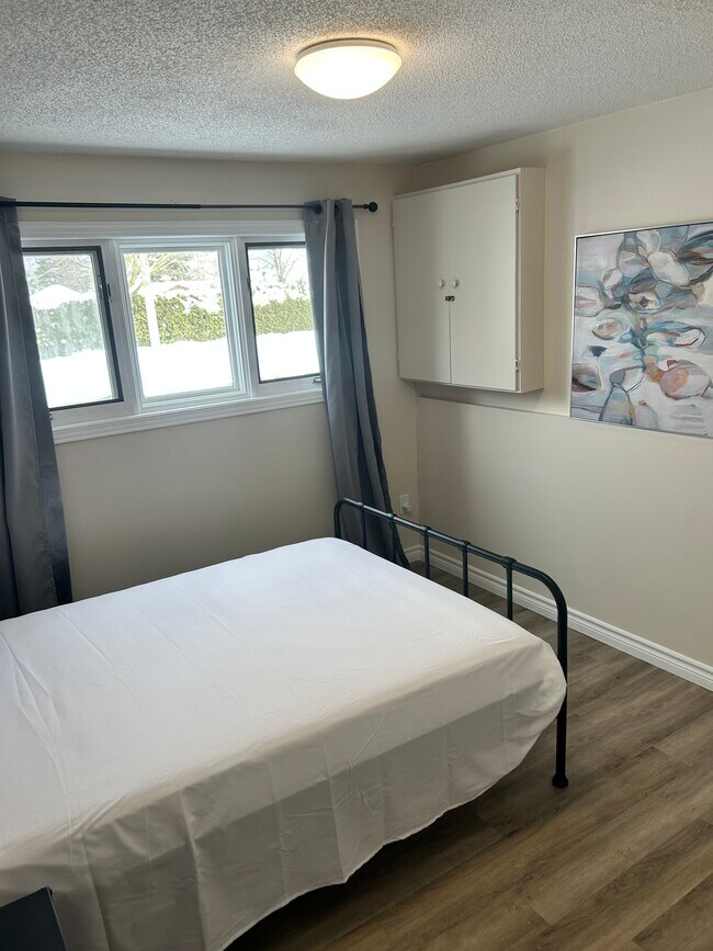 Photo du bâtiment - 130 Freshmeadow Way