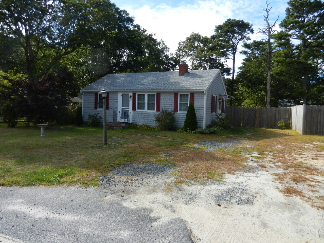 35 Ruby St, W Yarmouth, MA 02673 House Rental in W Yarmouth, MA