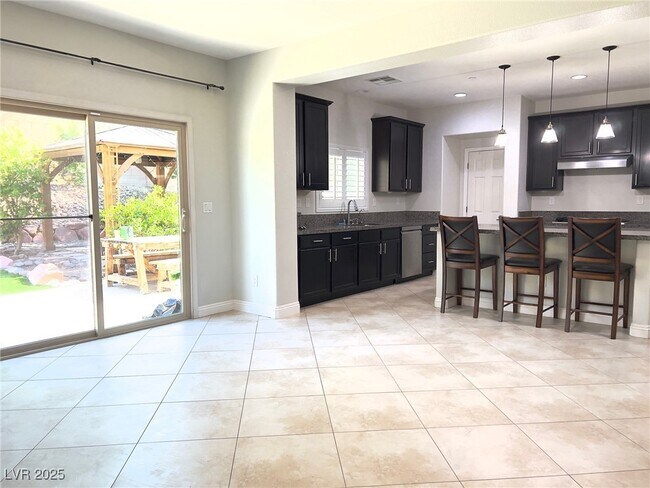 Building Photo - 2977 Queen Lake Ct