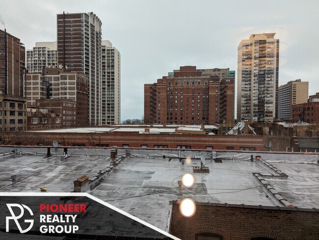 Foto del edificio - 515 W Belmont Ave