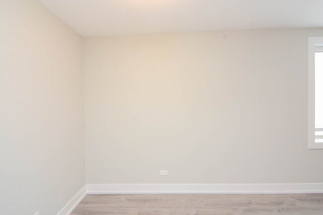 Foto del edificio - 533 W Surf St