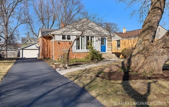 Building Photo - 882 Hillside Ave