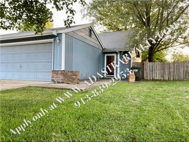 Building Photo - Beautiful 3 Bed 2 Bath Duplex in Lawrence-Available NOW!!