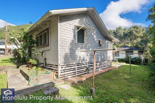 Building Photo - 2357 Palolo Ave
