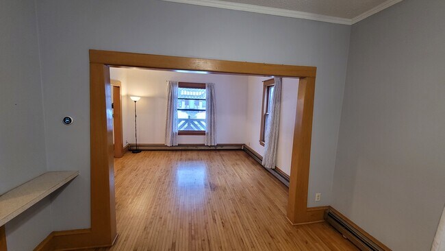 Living Room - 915 Russell Ave N