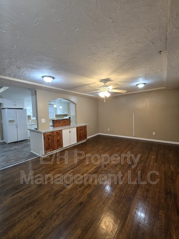 Foto del edificio - 635 N Andover Rd