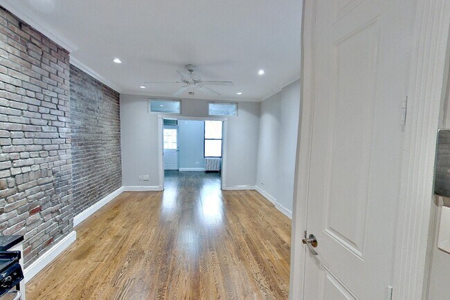 Foto del edificio - 493 2nd Ave