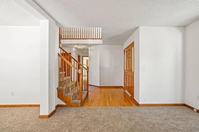 Foto del edificio - BEAUTIFUL 4 Bed 3 Bath Single Family Home ...