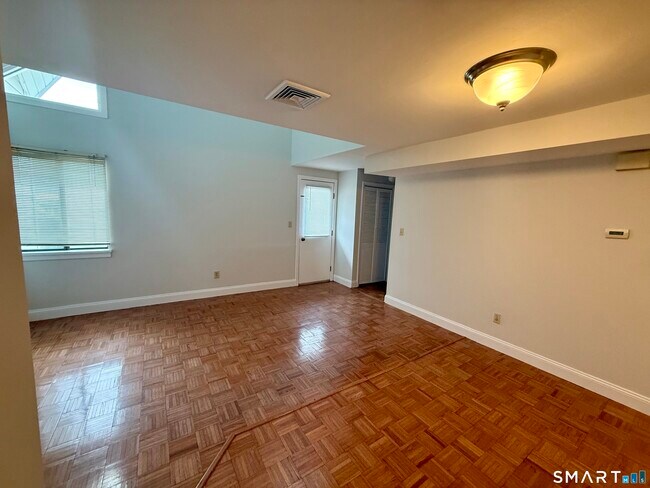 Foto del edificio - 105 Tremont Ave