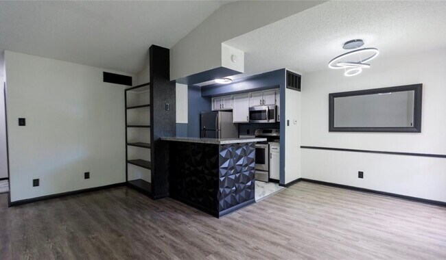 Building Photo - 2120 El Paseo St