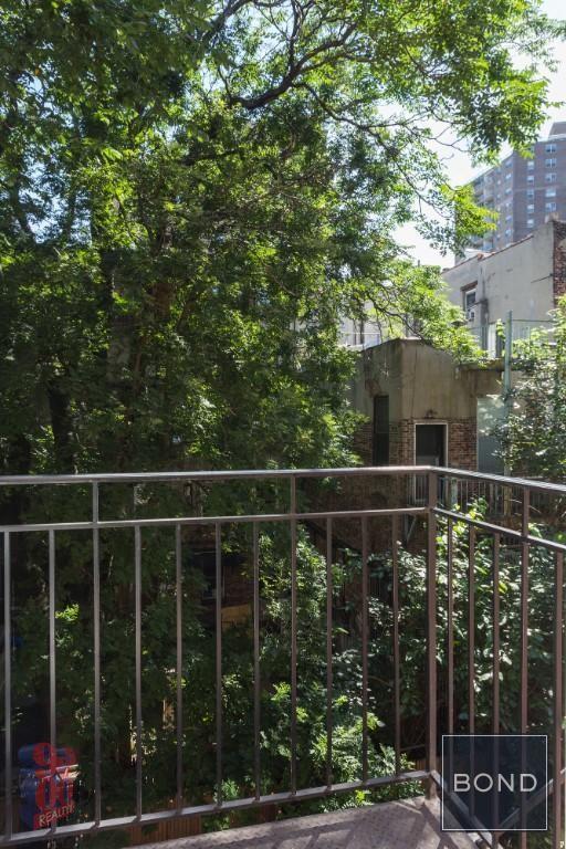 Foto principal - 118 E 7th St