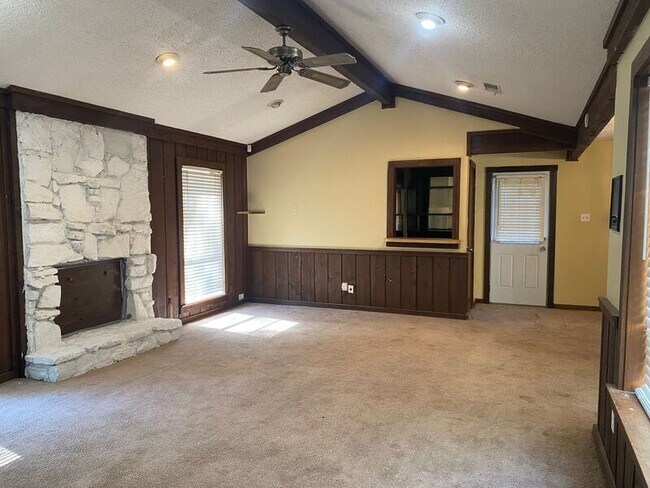 Foto del edificio - 8270 Glen Rock Cove