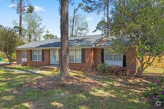 Building Photo - 2205 Gornto Rd