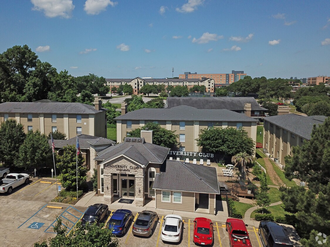 University Club Hunstville & Paper Moon Apartments 2424 Montgomery Rd