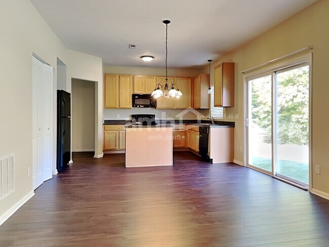 Foto del edificio - 4455 Springfield Ct