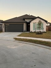 Building Photo - 7315 Lakeway Blf Ln