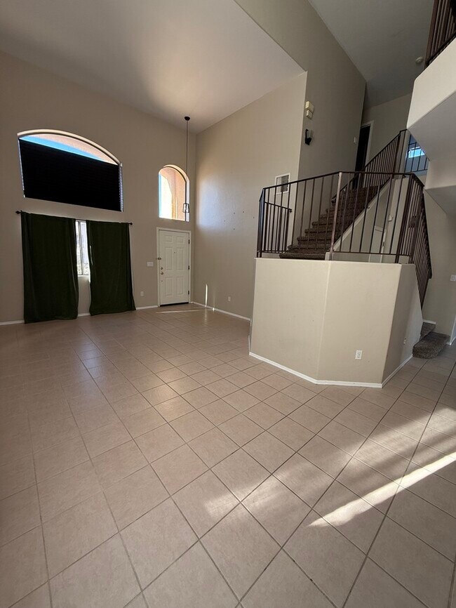 Foto del edificio - HOUSE FOR RENT