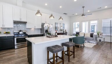 Building Photo - 2718 McGowen St Building Photo - 2718 McGowen St