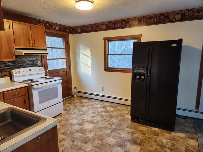 Kitchen - 39 Lake St