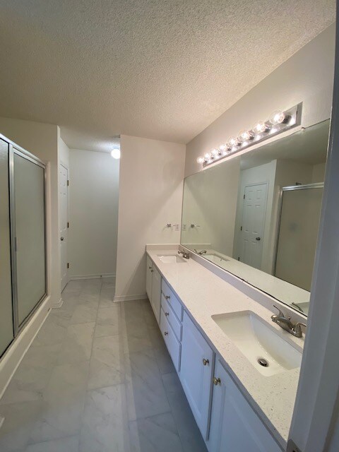 Building Photo - 120 Vivian Loop