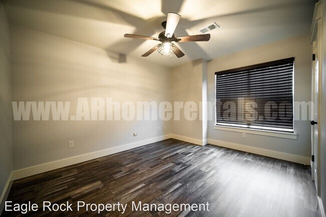 Building Photo - 2 br, 1 bath House - 2330 Tyler Street