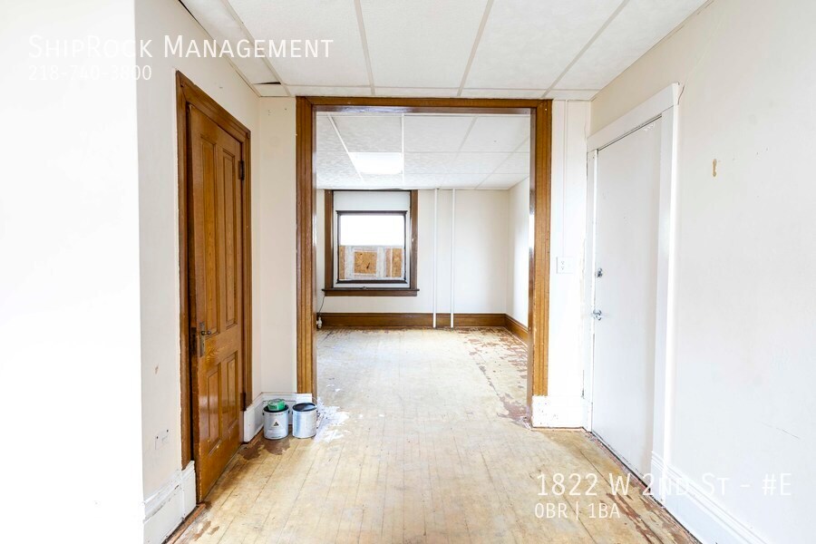 Building Photo - 1822 W 2nd St