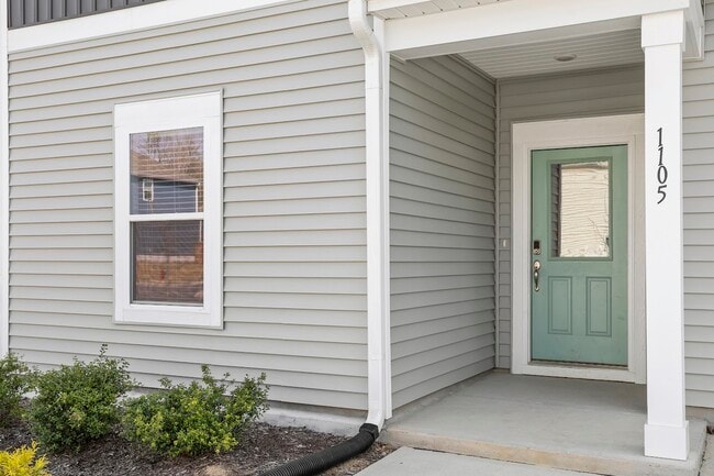 Photo - 1105 Umstead Grv Wy (Durham, NC) House