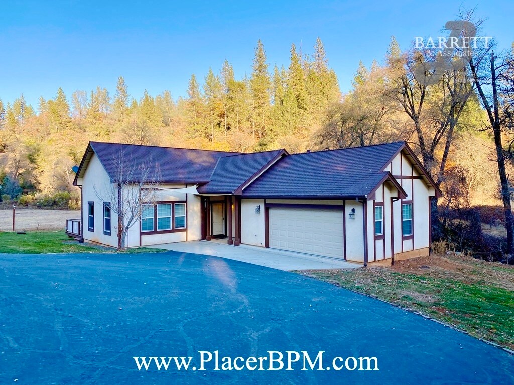 Primary Photo - 870 Country Rd