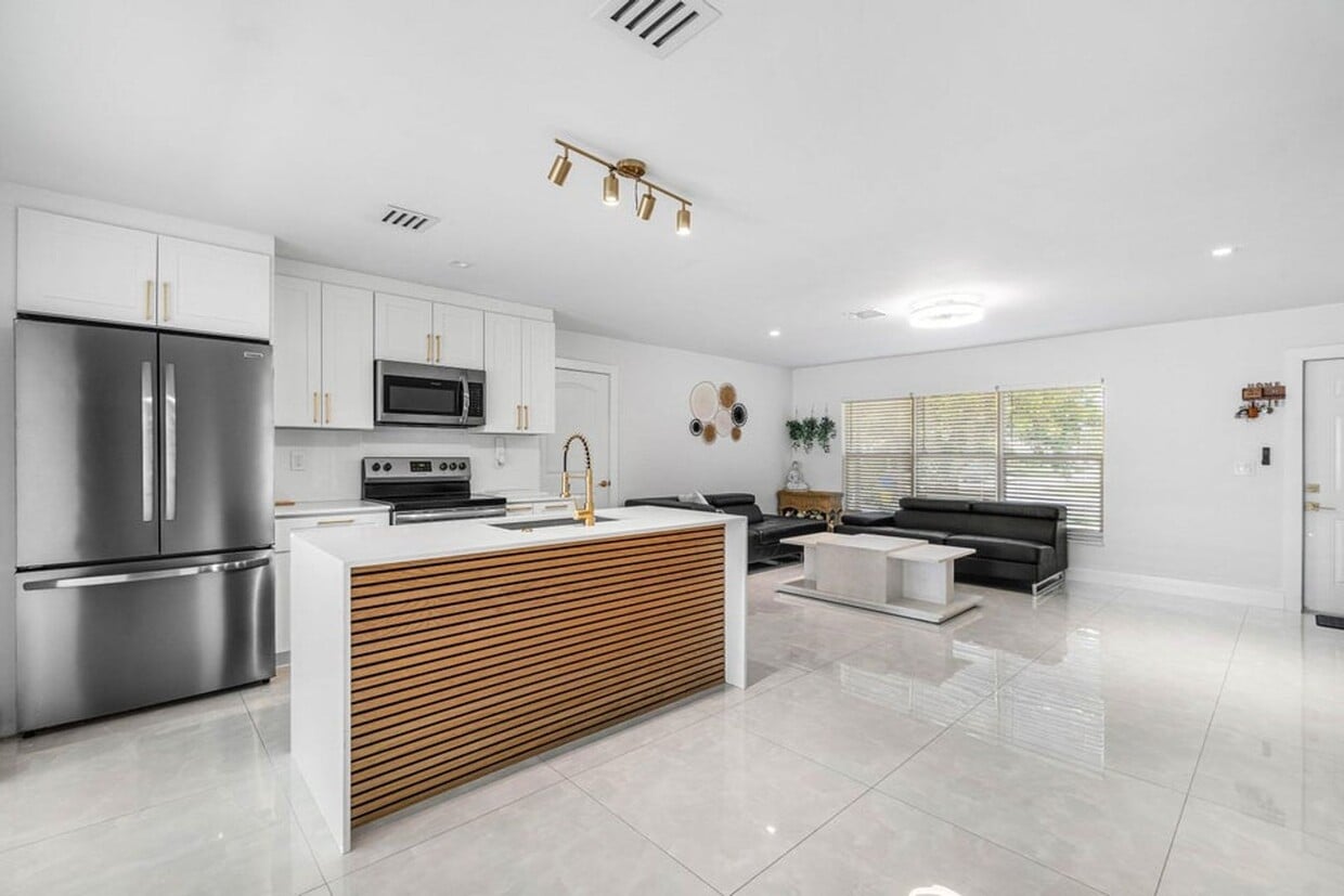 Foto principal - 403 S 13th Ct