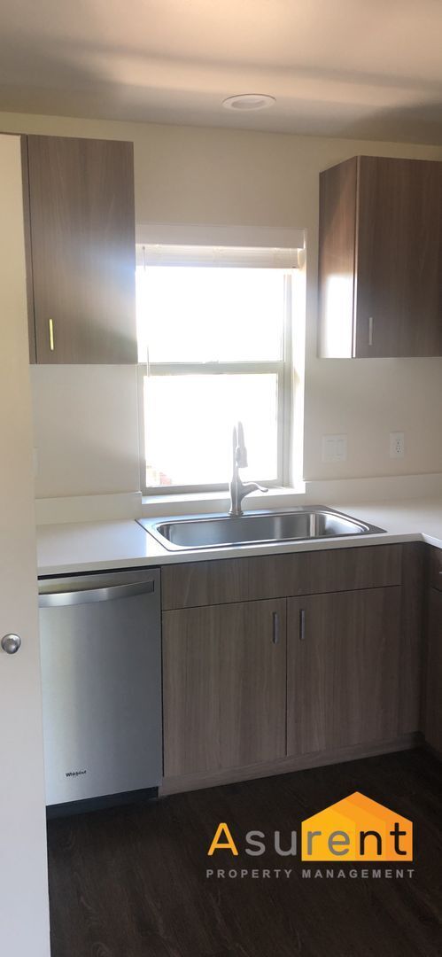 Foto del edificio - New Townhome close to downtown!