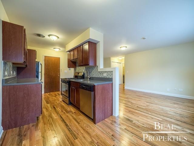 Foto del edificio - 2 bedroom in HIGHLAND PARK IL 60035