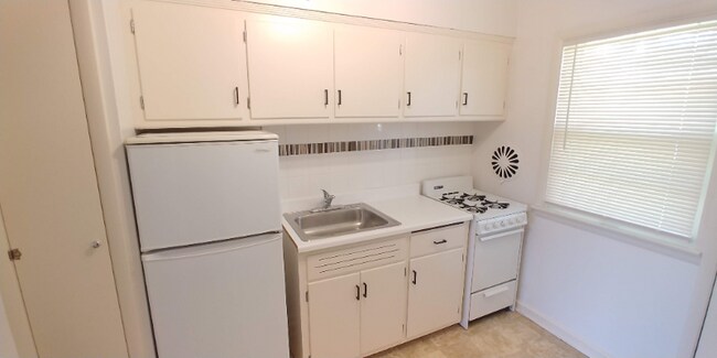 Foto del edificio - 6609 W Lisbon Ave