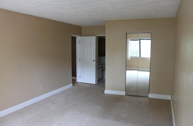Building Photo - 677 Quincy Shore Dr