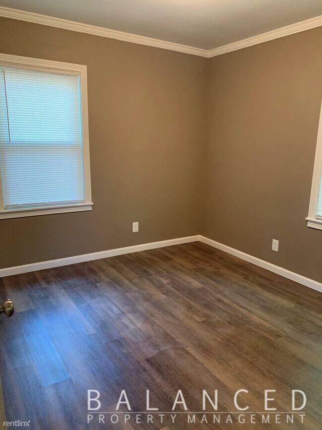 Foto del edificio - 2 br, 1 bath House - 113 SW Hillside Ave
