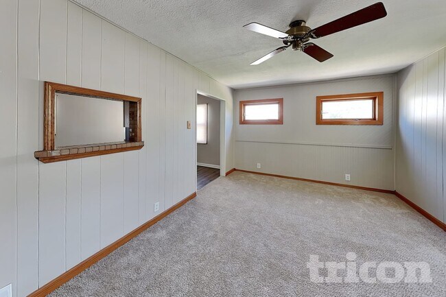 Building Photo - 1811 Inner Cir Dr