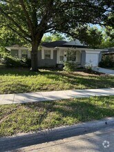 Building Photo - 1328 Juanita St