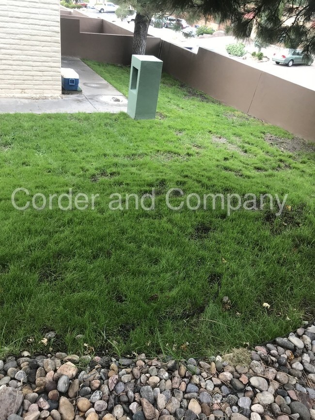Foto del edificio - Available Now ! At The Pointe Condominiums