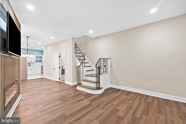 Foto del edificio - 5611 Stewart St