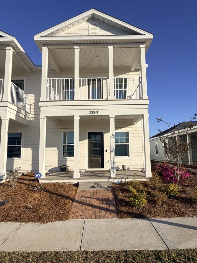 Building Photo - 2319 Discovery Loop