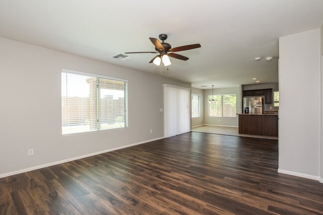 Foto del edificio - 12471 N 75th Dr