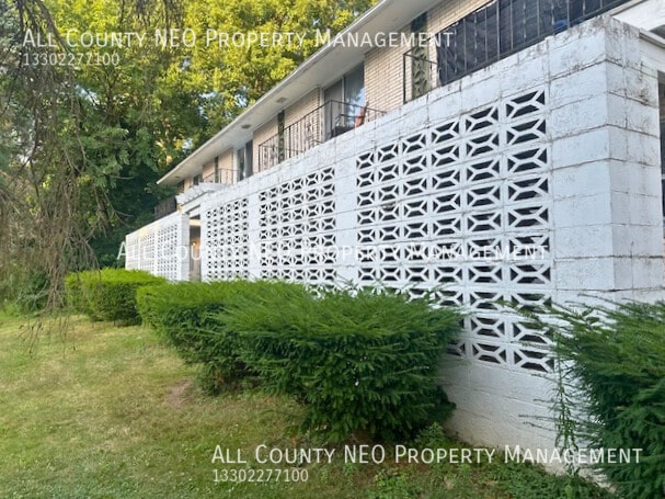 Foto del edificio - 1376 Forest Glen Dr