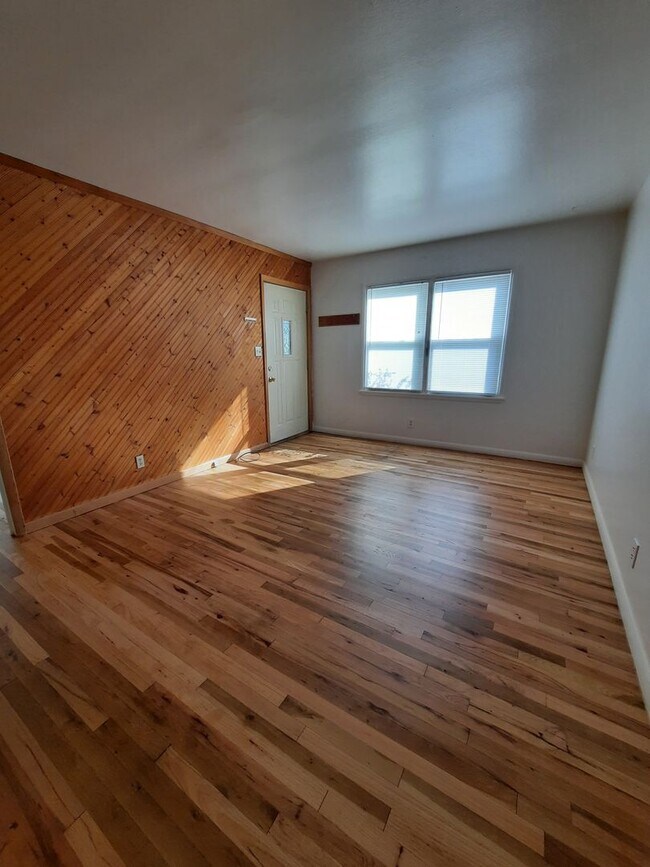 Foto del edificio - 2 BED | 1 BATH | DUPLEX | WEST