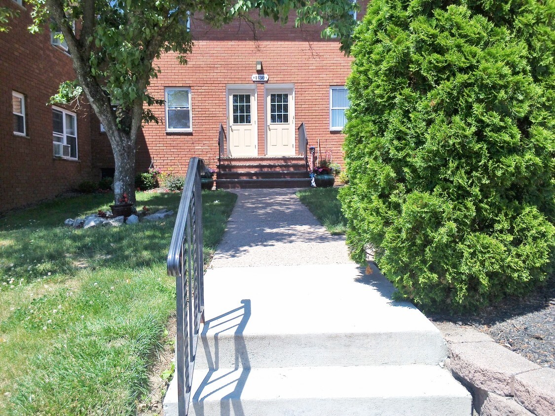 1130 Valley Rd, Wayne, NJ 07470 Condo for Rent in Wayne, NJ