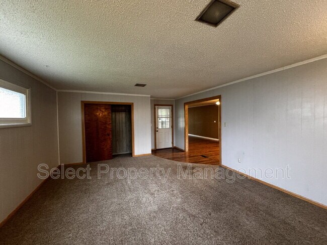 Building Photo - 1644 Circle Dr