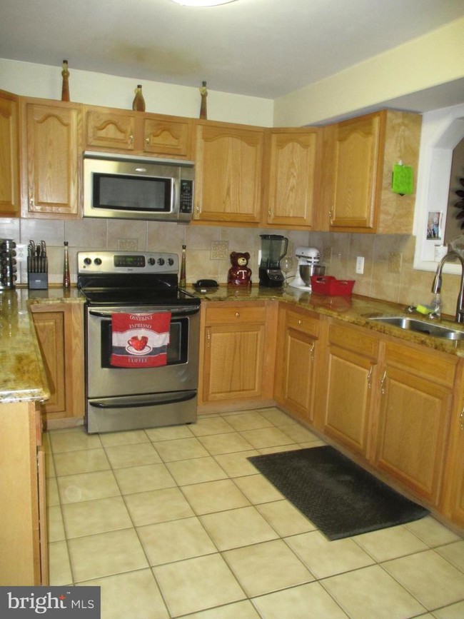 Building Photo - 46 Villanova Ct