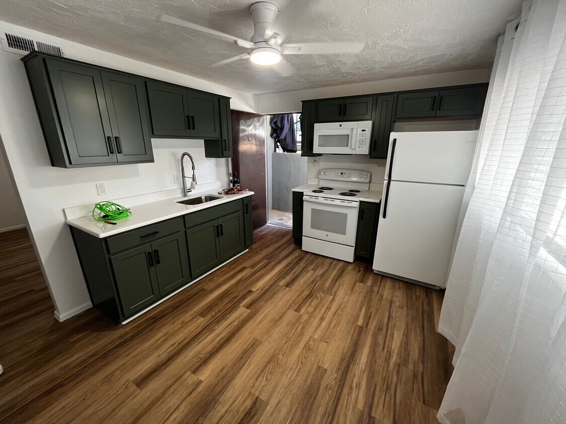 Foto principal - (400 W.) Right Duplex